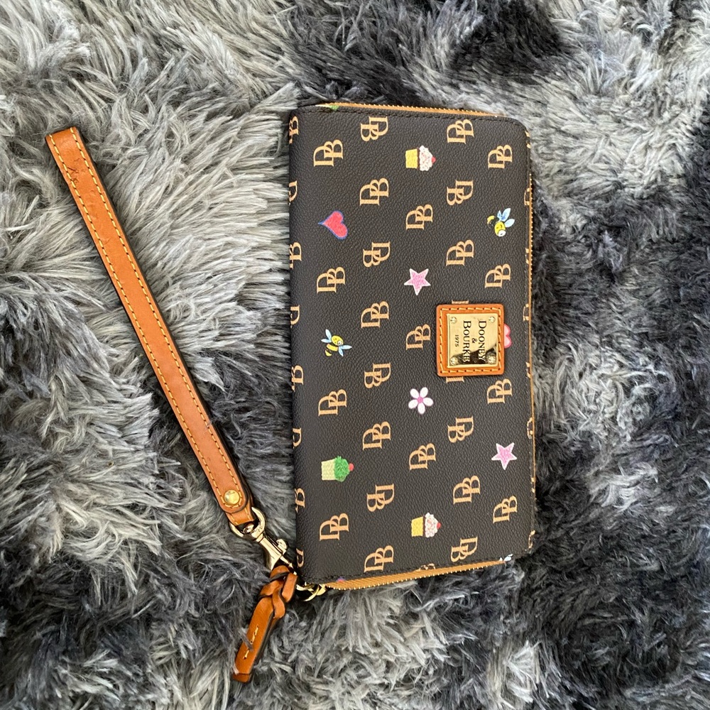 BRAND NEW WALLET! NEVER USED